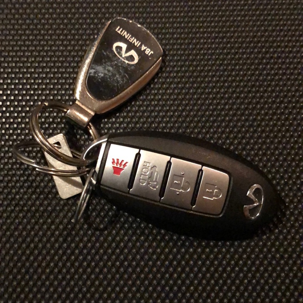 inifinity QX56 (2011) key fob